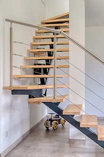 Treppe mit maßgefertigten Stufen